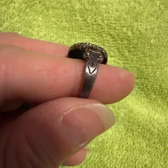 Vintage Avon Turquoise and Silver Ornate Ring - Picture 6 of 11